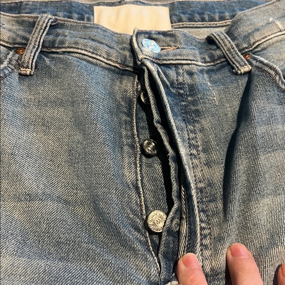 MOTHER The Ankle Tomcat
Distressed Straight Leg Jeans. Size 31 - Picture 3 of 10